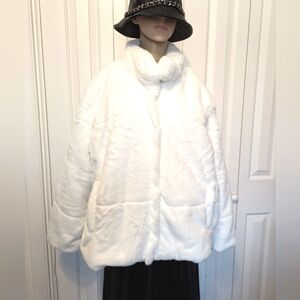 Helium Winter White Coat Long sleeve  Warm Faux Fur Jacket Size plus 3X.